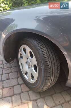 Седан Audi A4 2001 в 