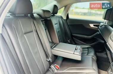 Седан Audi A4 2019 в 