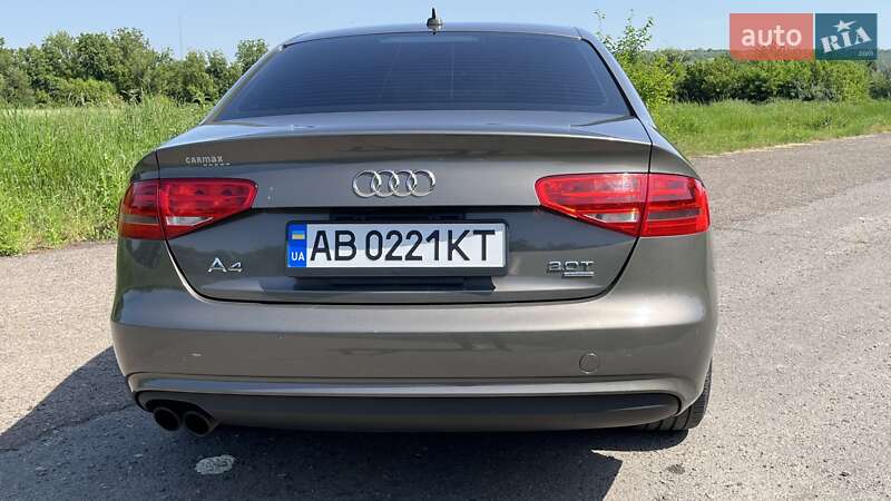 Седан Audi A4 2014 в Ямполе