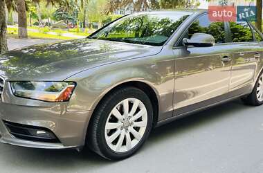 Седан Audi A4 2014 в Ямполі