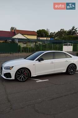 Седан Audi A4 2023 в 