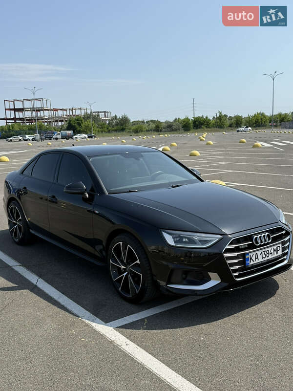 Седан Audi A4 2021 в Киеве