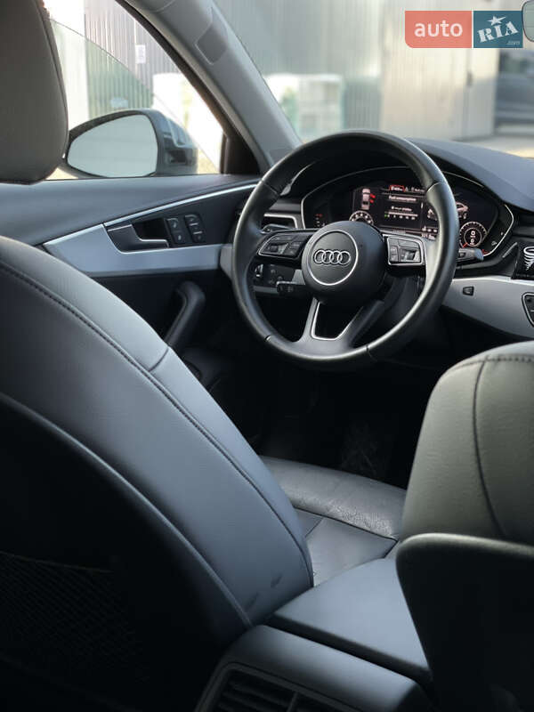 Седан Audi A4 2016 в Пустомытах
