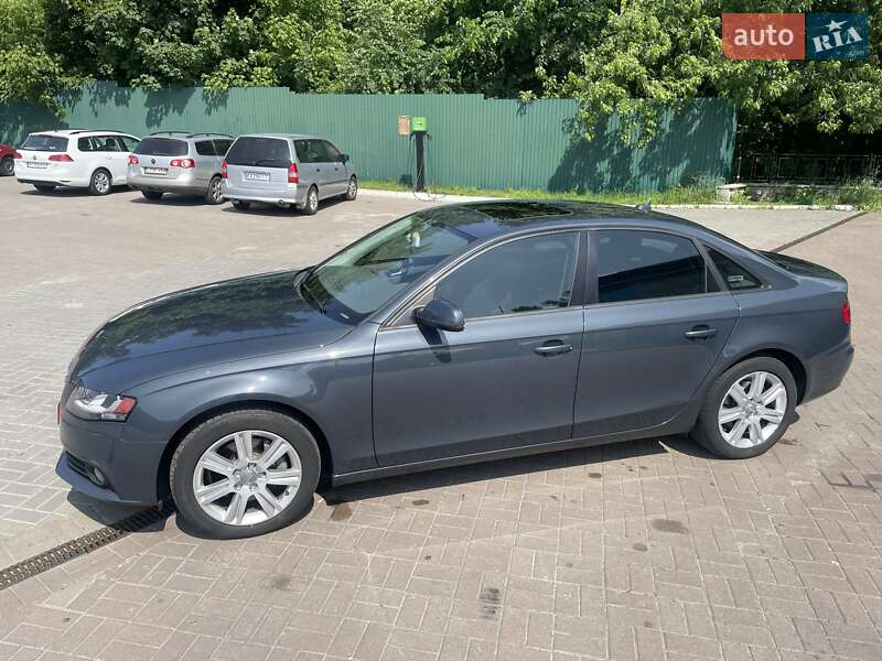 Седан Audi A4 2011 в Киеве