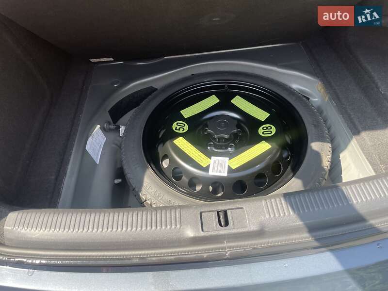 Седан Audi A4 2011 в Киеве
