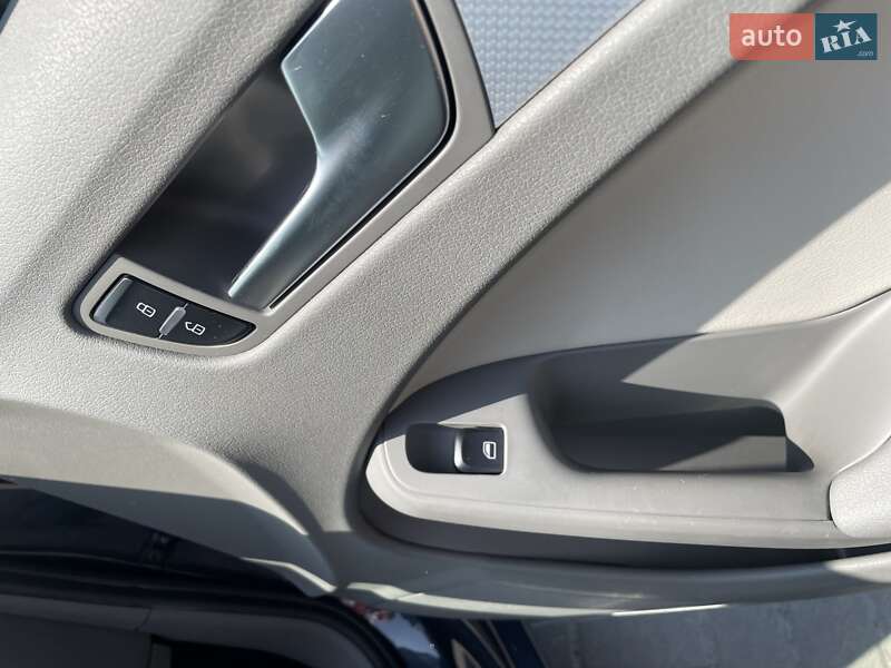 Седан Audi A4 2011 в Киеве