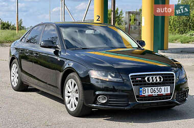 Седан Audi A4 2011 в Горишних Плавнях