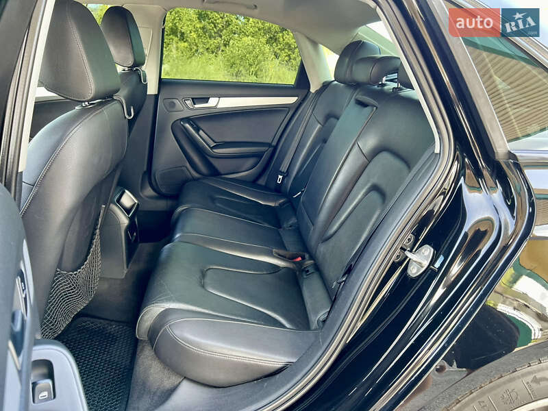 Седан Audi A4 2011 в Горішніх Плавнях