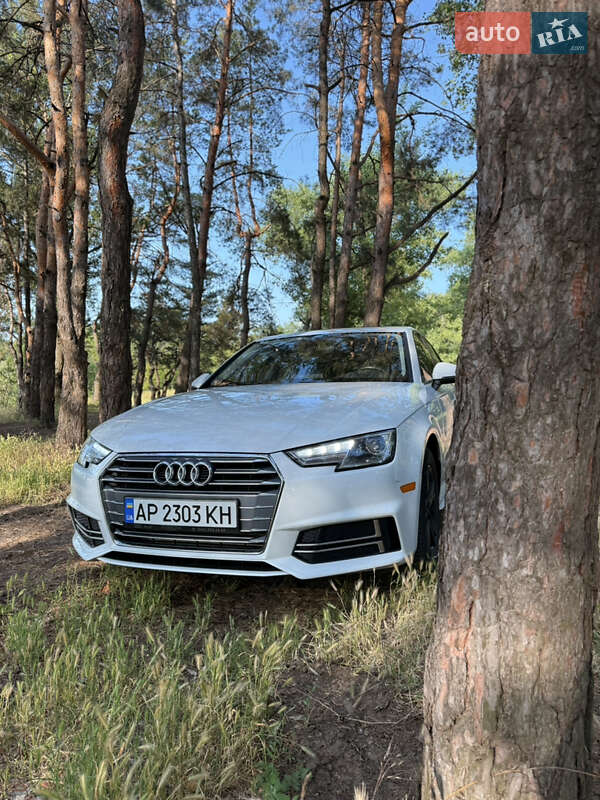 Седан Audi A4 2018 в Запорожье