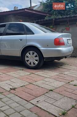 Седан Audi A4 1997 в 