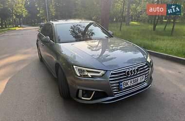 Седан Audi A4 2019 в 