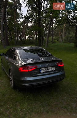 Седан Audi A4 2015 в 