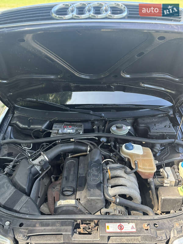Седан Audi A4 1995 в Александрие