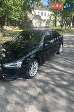 Седан Audi A4 2014 в 