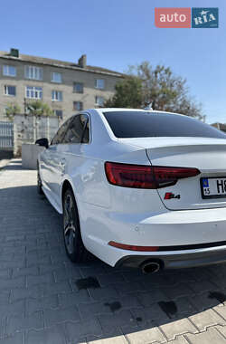 Седан Audi A4 2017 в 