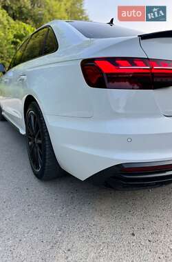 Седан Audi A4 2020 в 