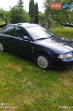 Седан Audi A4 1997 в 