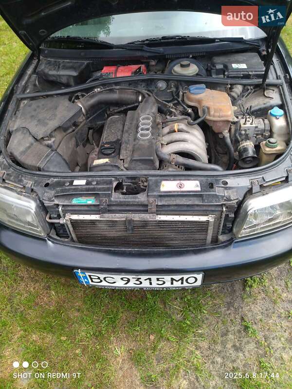 Седан Audi A4 1997 в Радехове