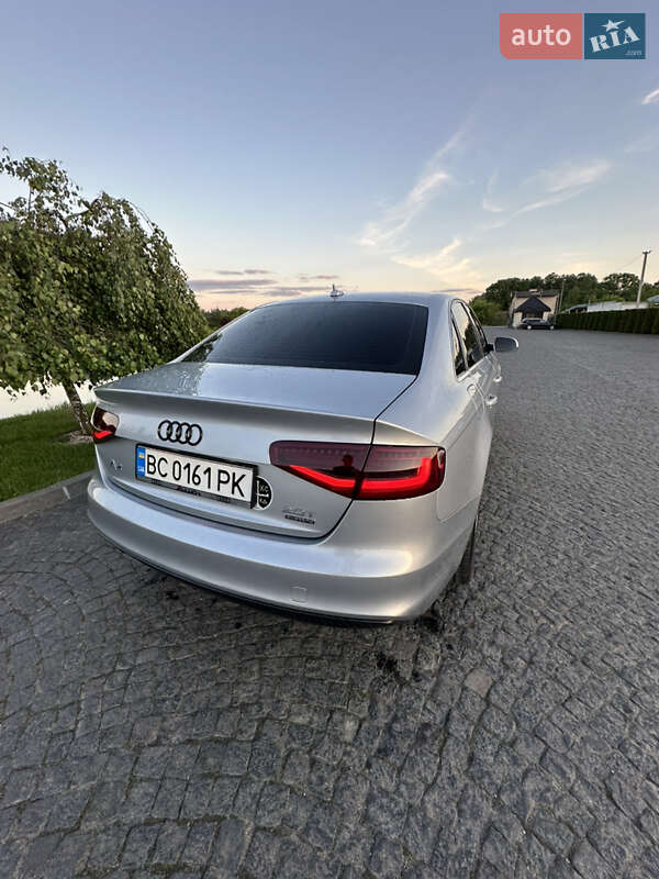 Седан Audi A4 2014 в Львові
