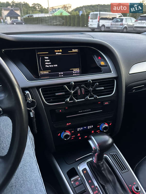 Седан Audi A4 2014 в Львові