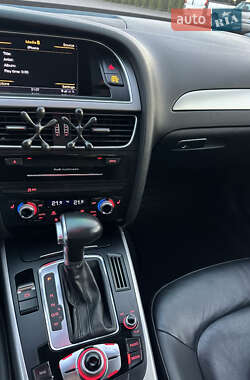 Седан Audi A4 2014 в Львове