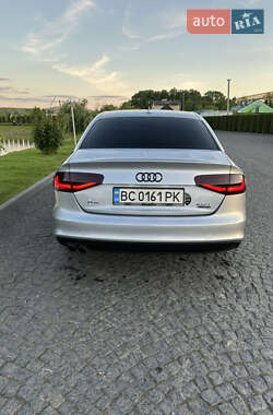 Седан Audi A4 2014 в Львове