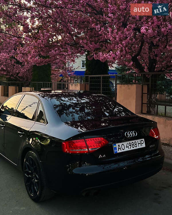 Седан Audi A4 2011 в Хусте