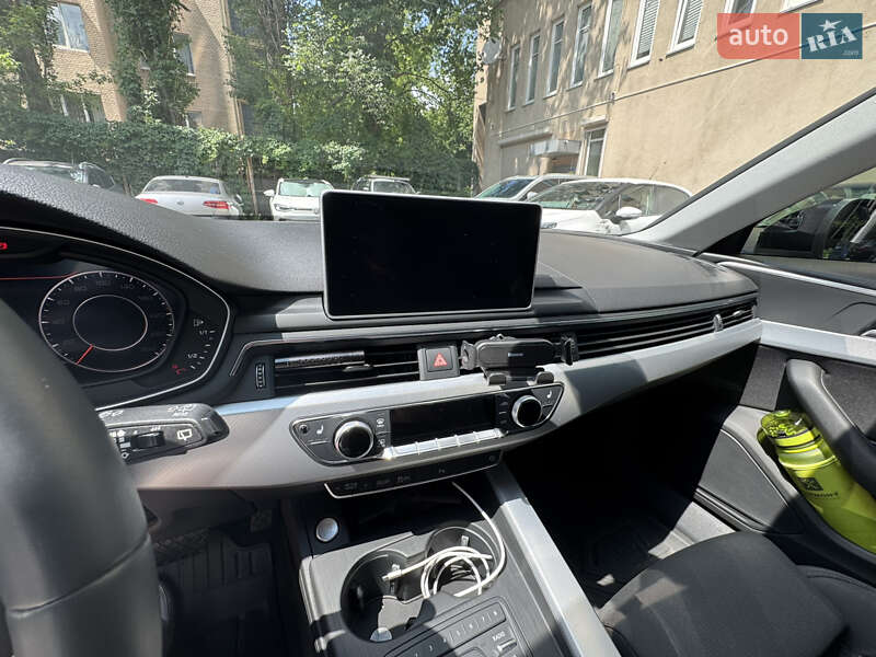 Универсал Audi A4 2016 в Киеве
