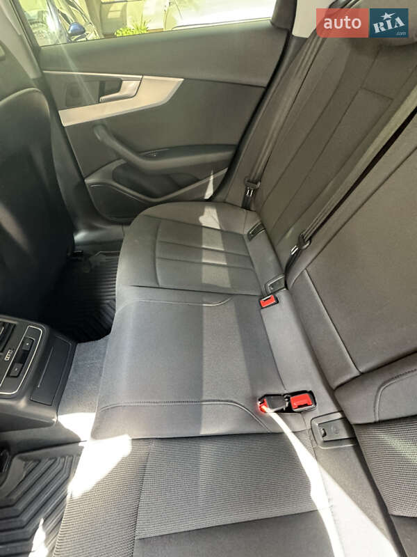 Универсал Audi A4 2016 в Киеве