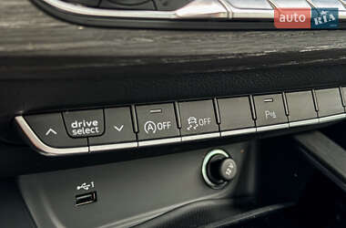 Седан Audi A4 2023 в 