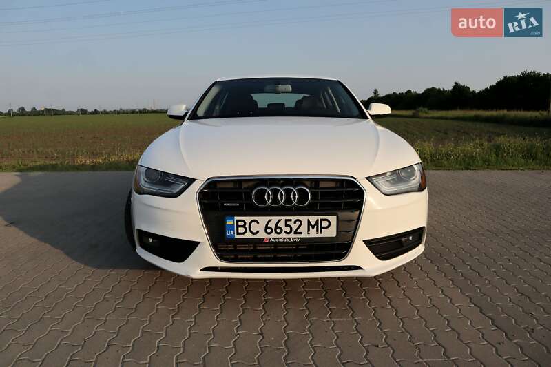 Седан Audi A4 2012 в Львове
