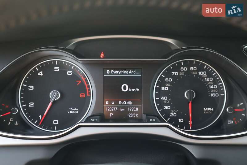 Седан Audi A4 2012 в Львове