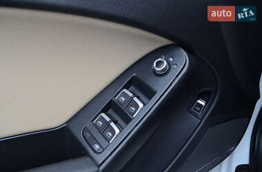Седан Audi A4 2015 в 