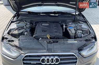 Седан Audi A4 2012 в 