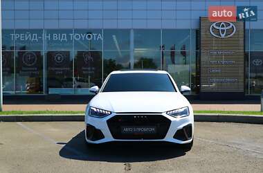 Седан Audi A4 2023 в 