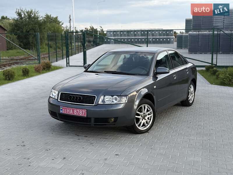 Седан Audi A4 2003 в Сарнах