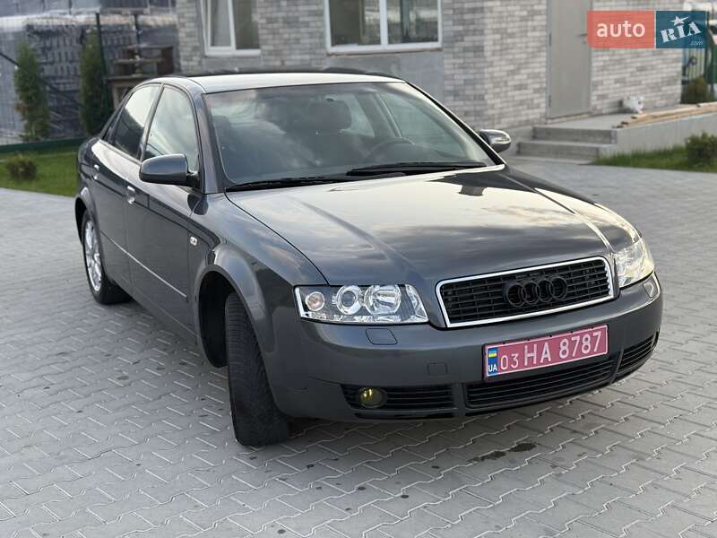 Седан Audi A4 2003 в Сарнах