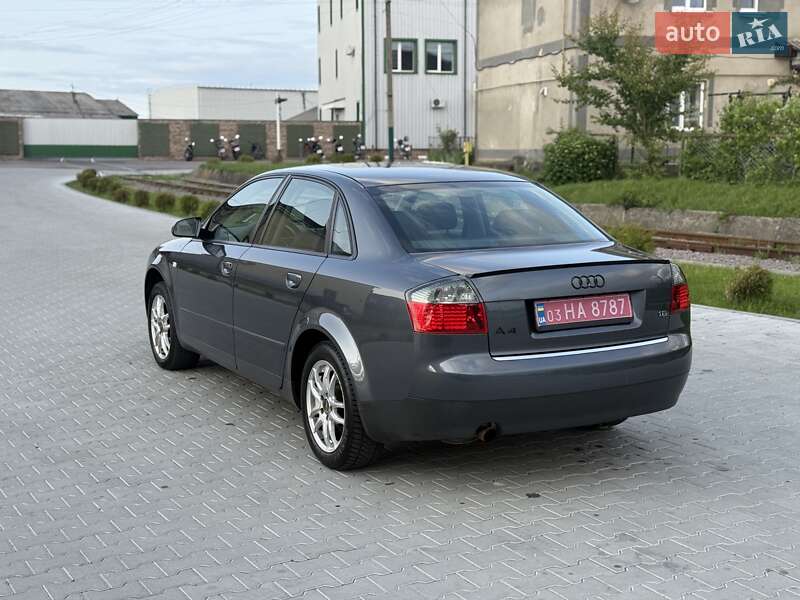 Седан Audi A4 2003 в Сарнах
