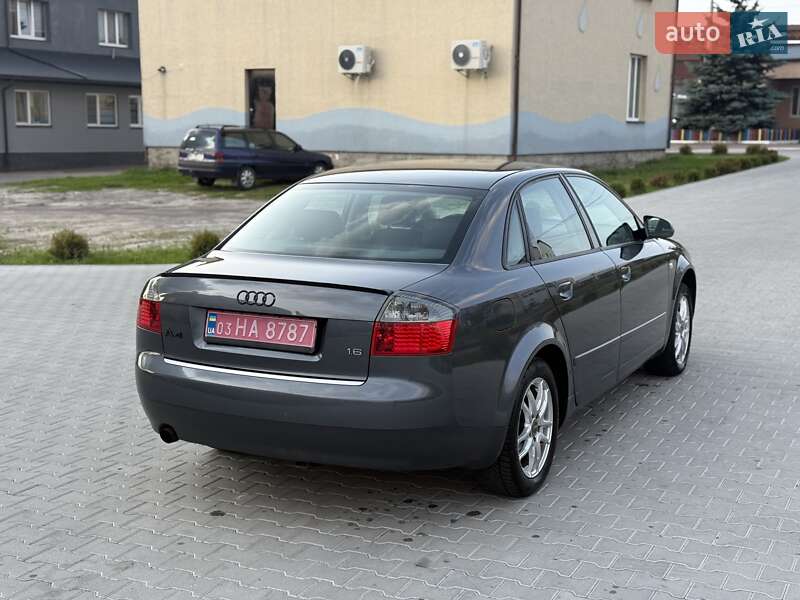Седан Audi A4 2003 в Сарнах