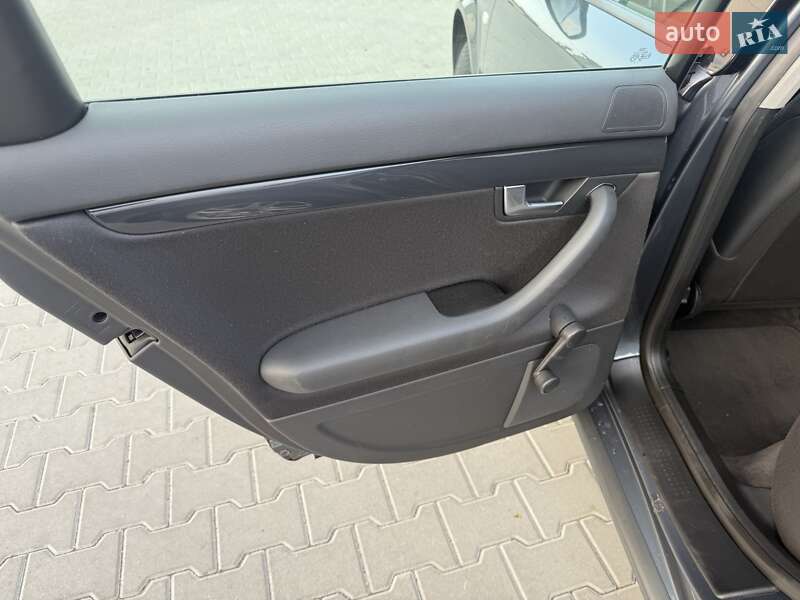 Седан Audi A4 2003 в Сарнах