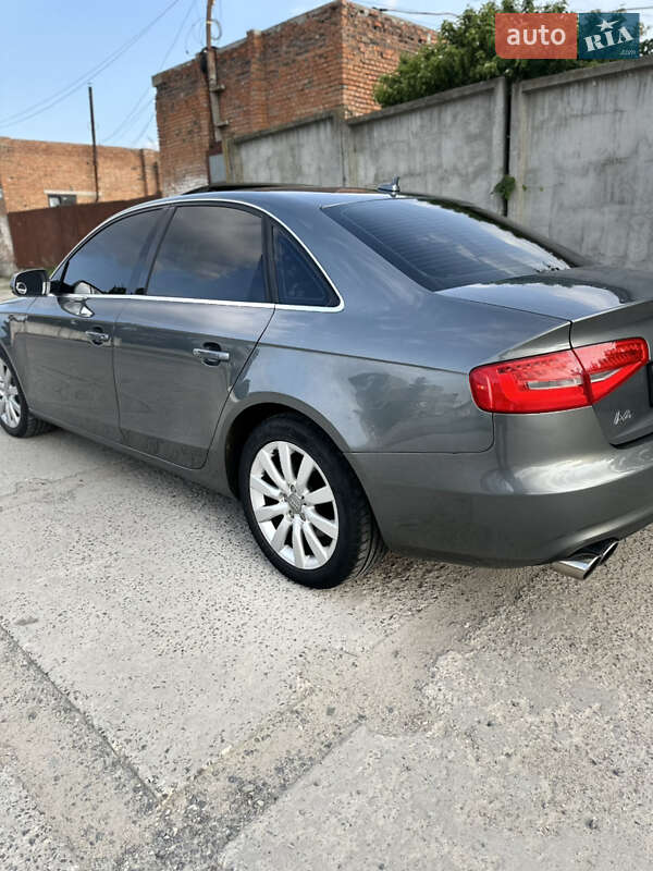 Седан Audi A4 2012 в Хмельницком