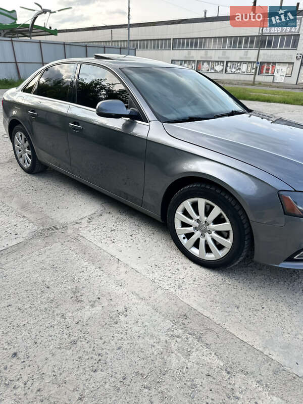 Седан Audi A4 2012 в Хмельницком