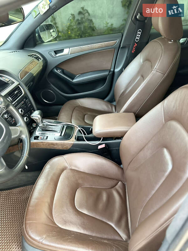 Седан Audi A4 2012 в Хмельницком