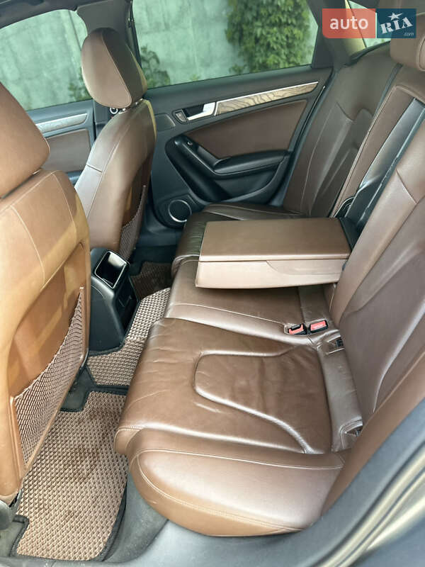 Седан Audi A4 2012 в Хмельницком