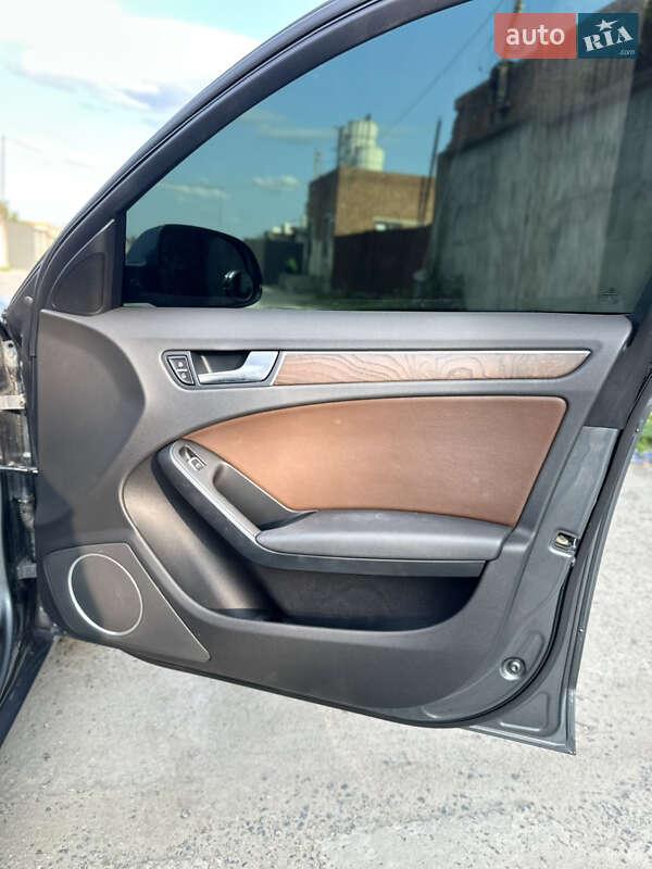 Седан Audi A4 2012 в Хмельницком