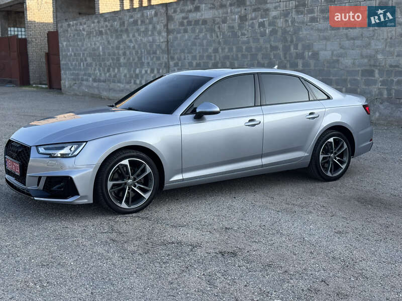 Седан Audi A4 2019 в Новом Буге