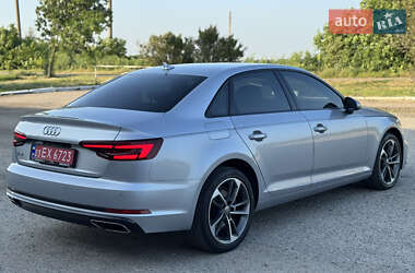 Седан Audi A4 2019 в 