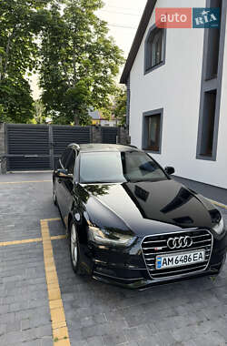 Универсал Audi A4 2015 в 