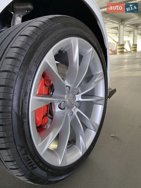 Седан Audi A4 2015 в Києві