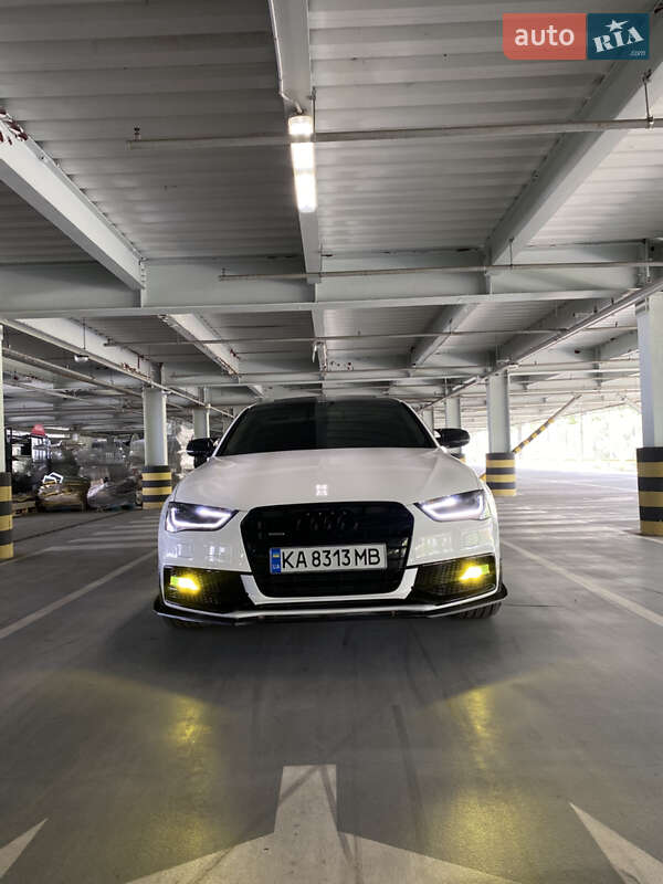 Седан Audi A4 2015 в Києві